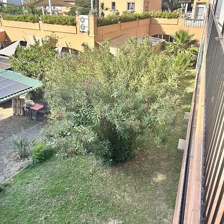 291 Isard 2 4 Apto Junto A La Playa Apartmán *