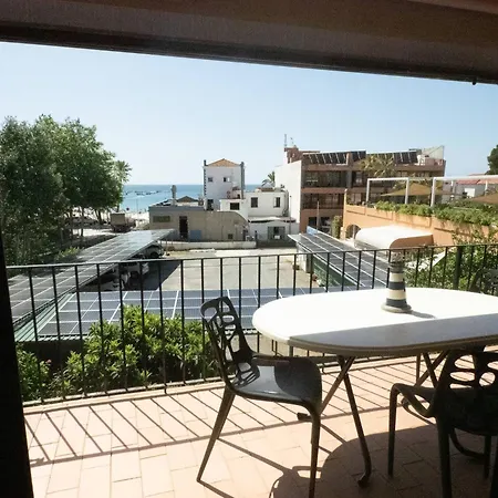 291 Isard 2 4 Apto Junto A La Playa Apartamento *